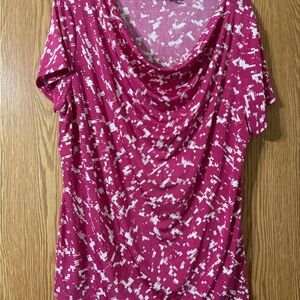 Jaclyn Smith Fuchsia and White Patterned Blouse